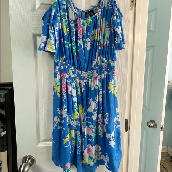 Beautiful EUC ND New Directions Blue Floral dress with cold shouldered - size S - Picture 1 of 5